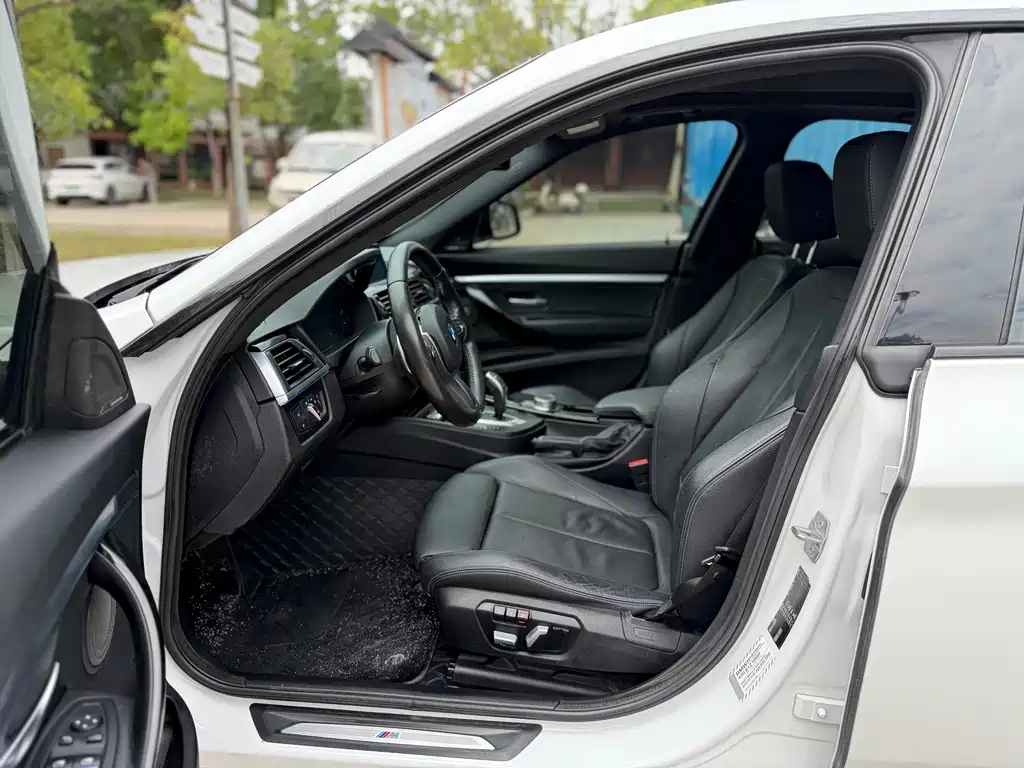 BMW 3 Series GT 3 GT 2019 320i M Sport