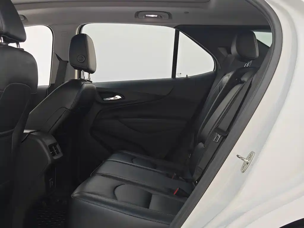 Chevrolet Equinox — миниатюра 8