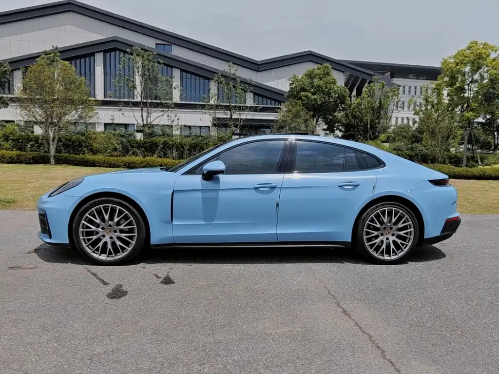 Porsche Panamera — миниатюра 2
