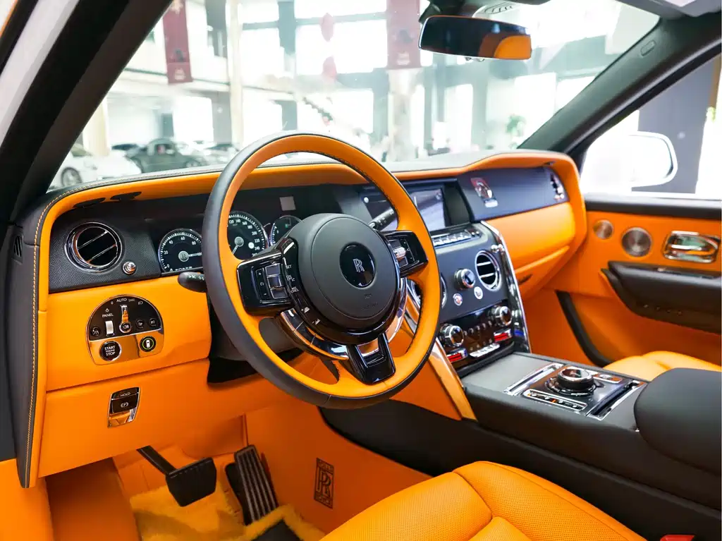 Rolls-Royce Cullinan — миниатюра 11