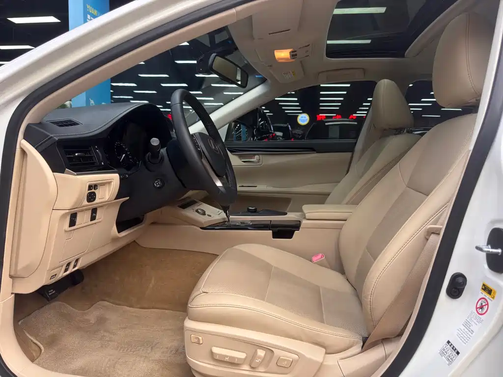 Lexus ES — миниатюра 8