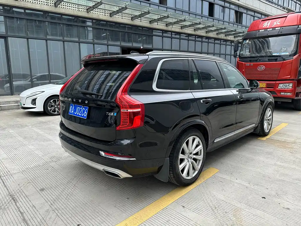 Volvo XC90 — миниатюра 6