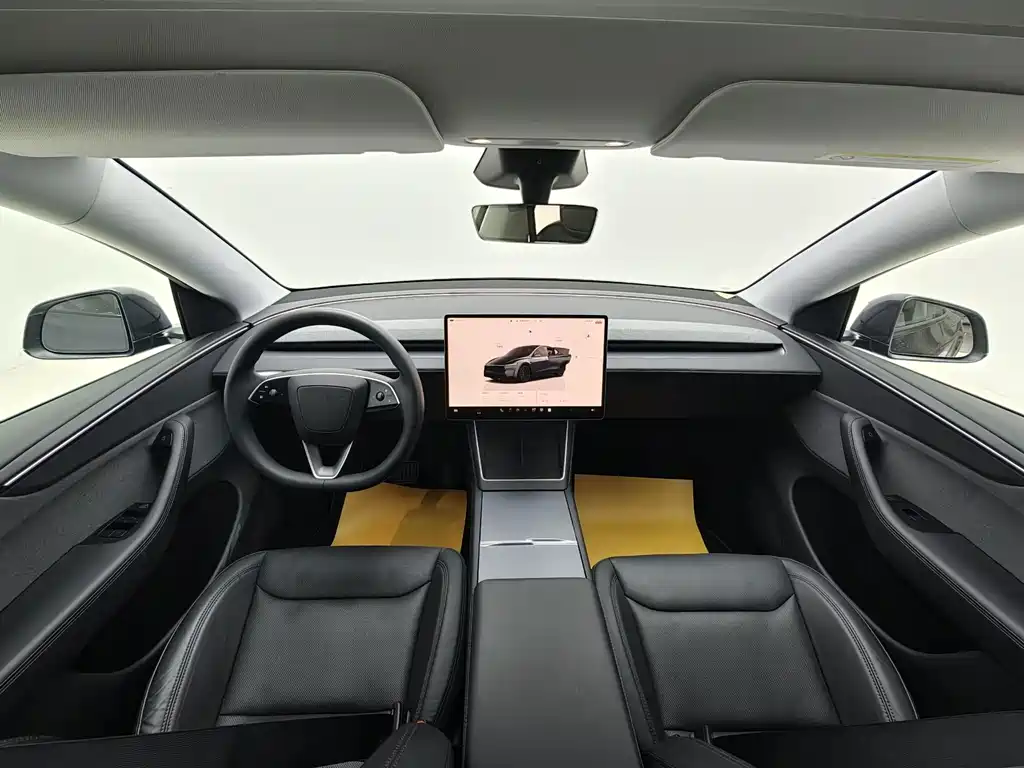 Tesla Model Y — миниатюра 5