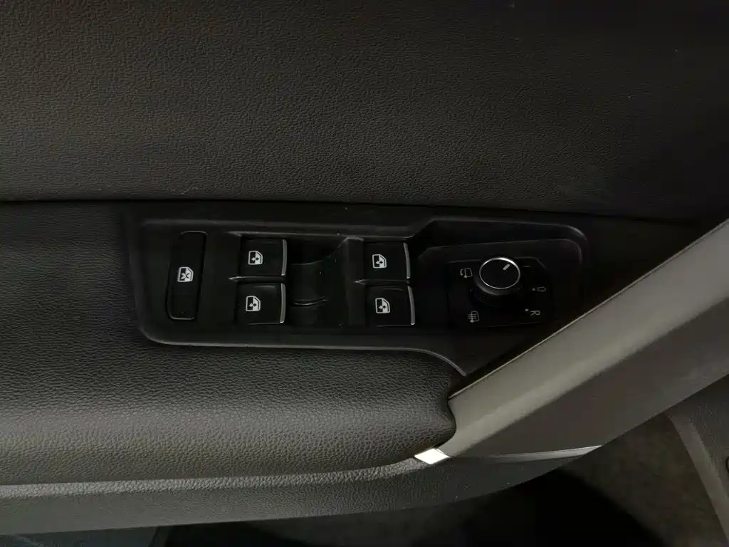 Volkswagen 探岳 GTE — миниатюра 9