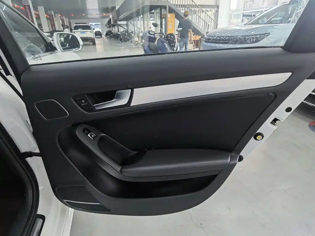 Audi A4L — миниатюра 17