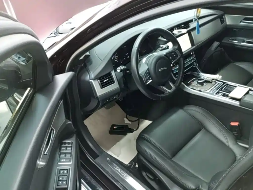 Jaguar XFL — миниатюра 16