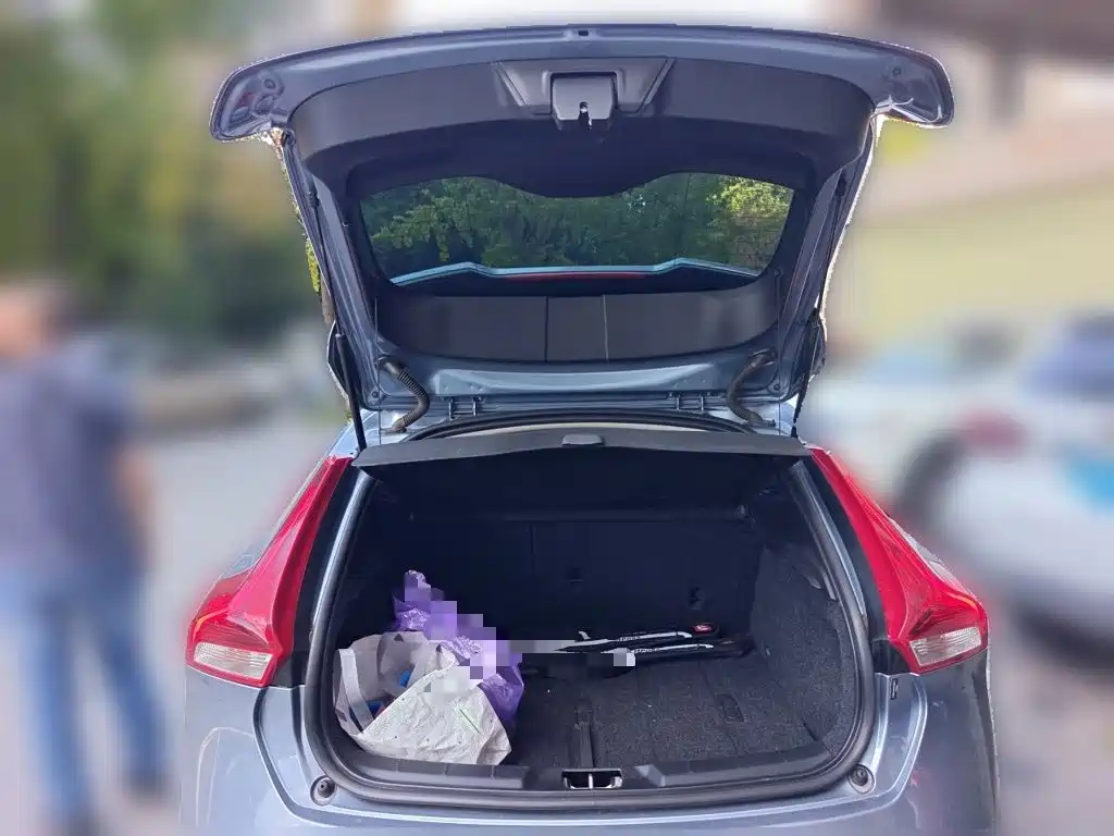 Volvo V40 — миниатюра 15
