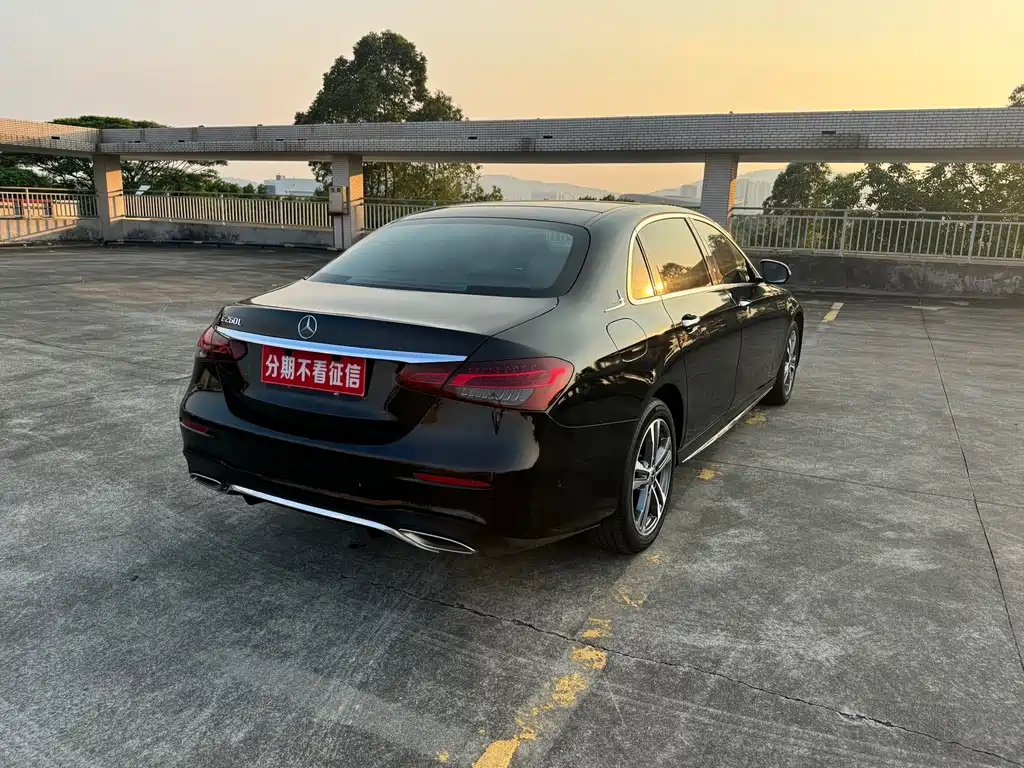 Mercedes-Benz E-Class — миниатюра 7