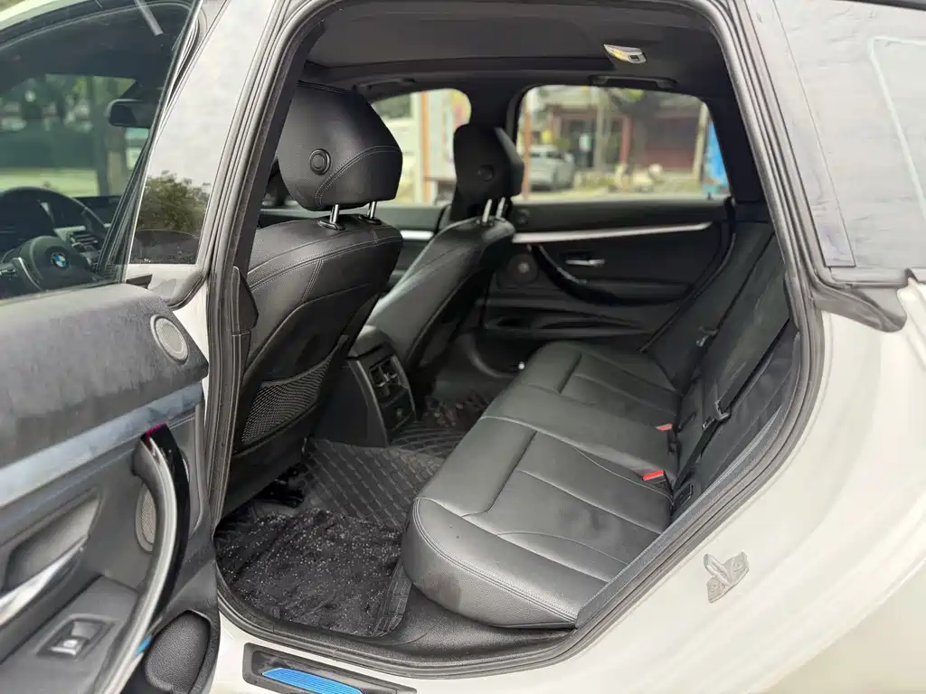 BMW 3 Series GT 3 GT 2019 320i M Sport