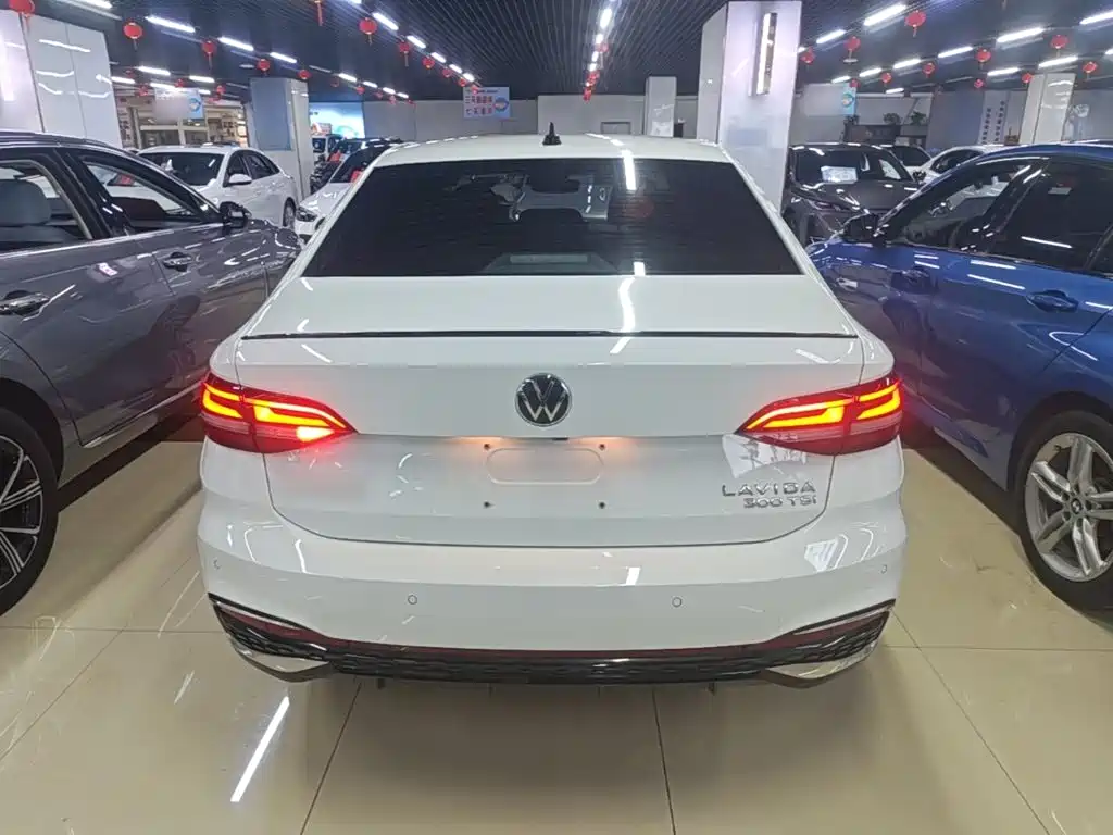 Volkswagen Lavida — миниатюра 6