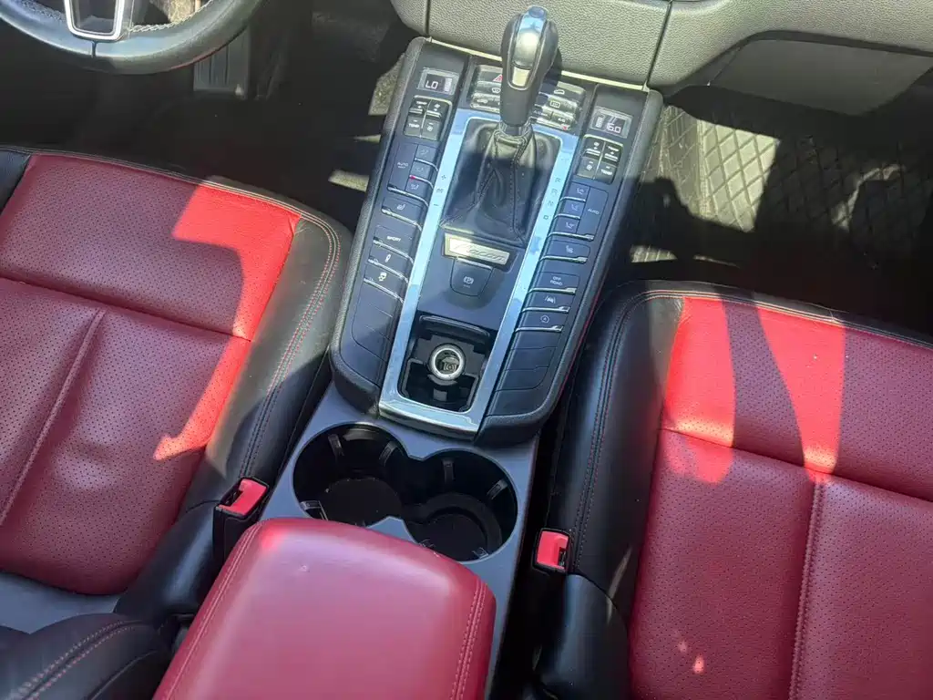 Porsche Macan — миниатюра 9