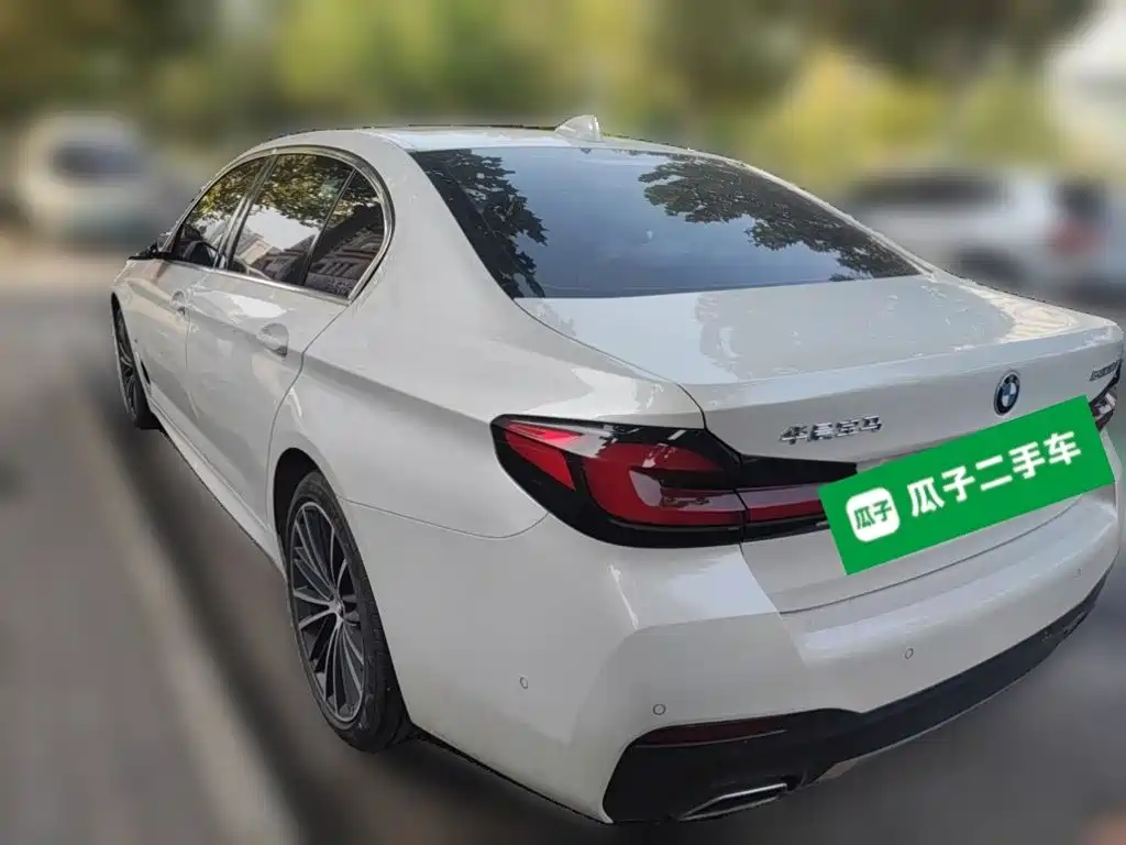 BMW 5 Series — миниатюра 4