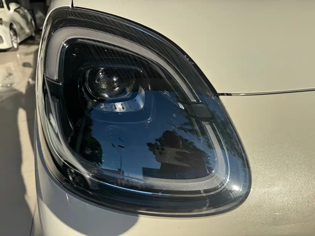 Wuling MINIEV — миниатюра 11