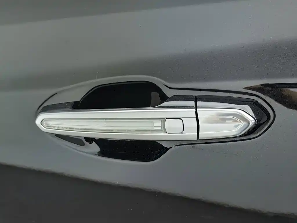 Cadillac XT5 — миниатюра 18