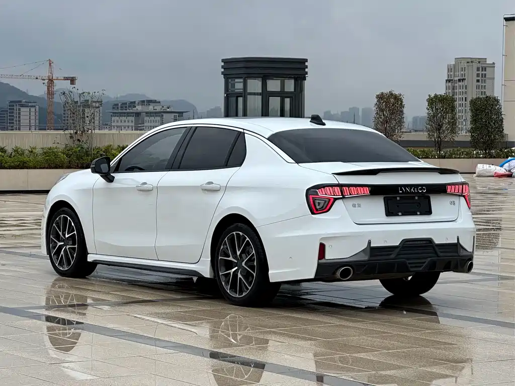 Lynk & Co 03 — миниатюра 7