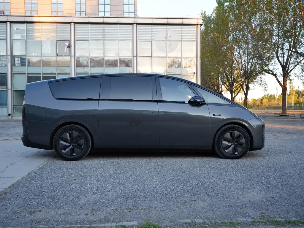 Li Auto Li MEGA — миниатюра 4