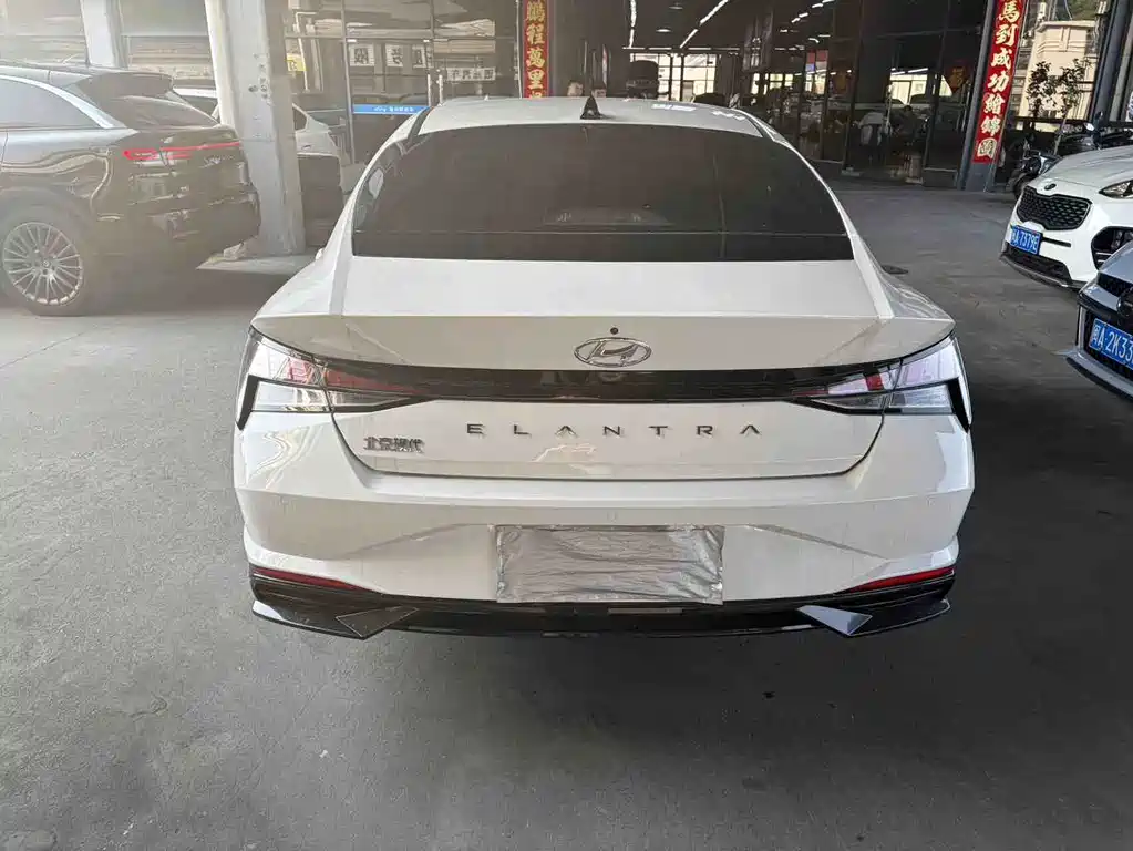 Hyundai Elantra — миниатюра 6