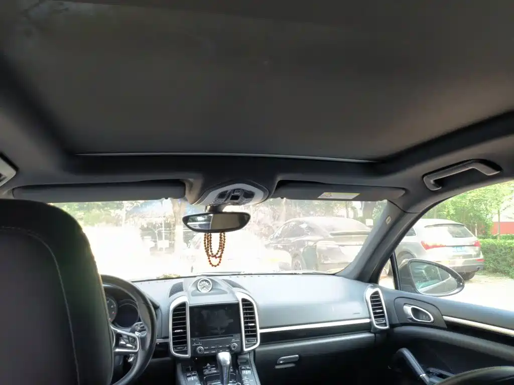 Porsche Cayenne — миниатюра 19
