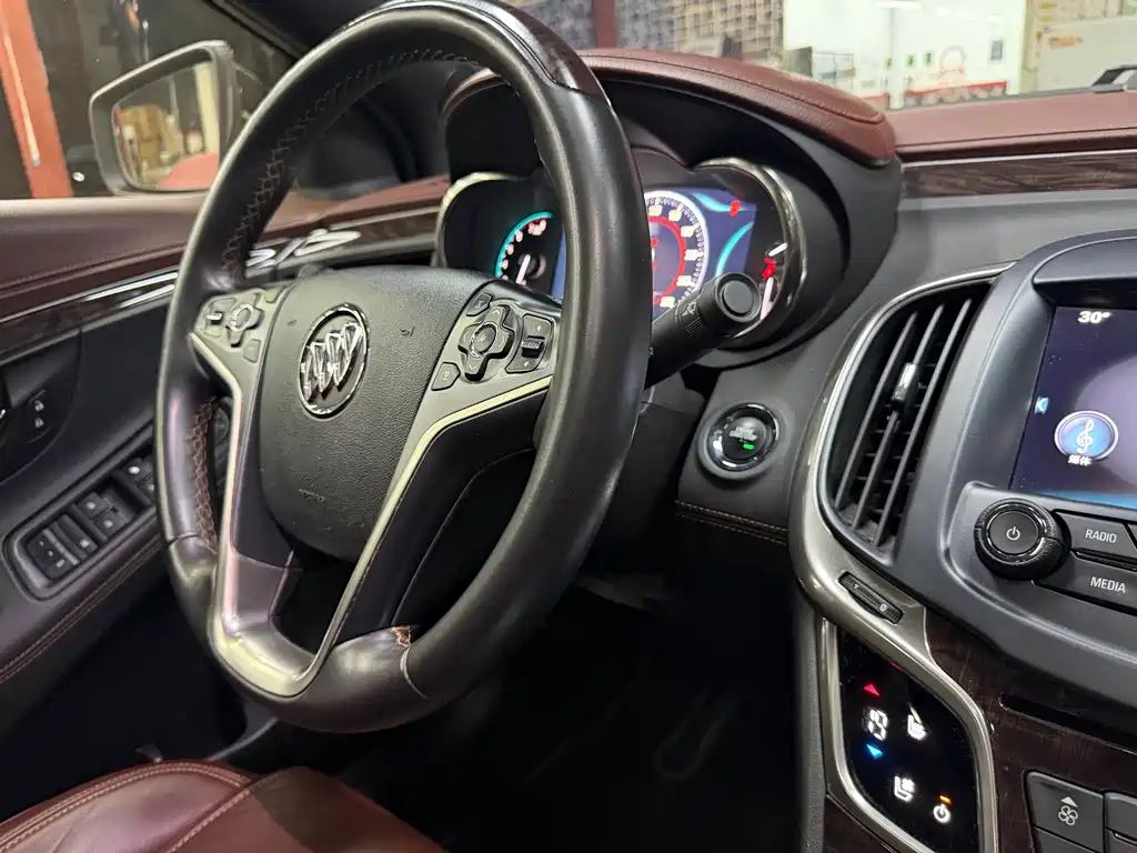 Buick LaCrosse — миниатюра 15