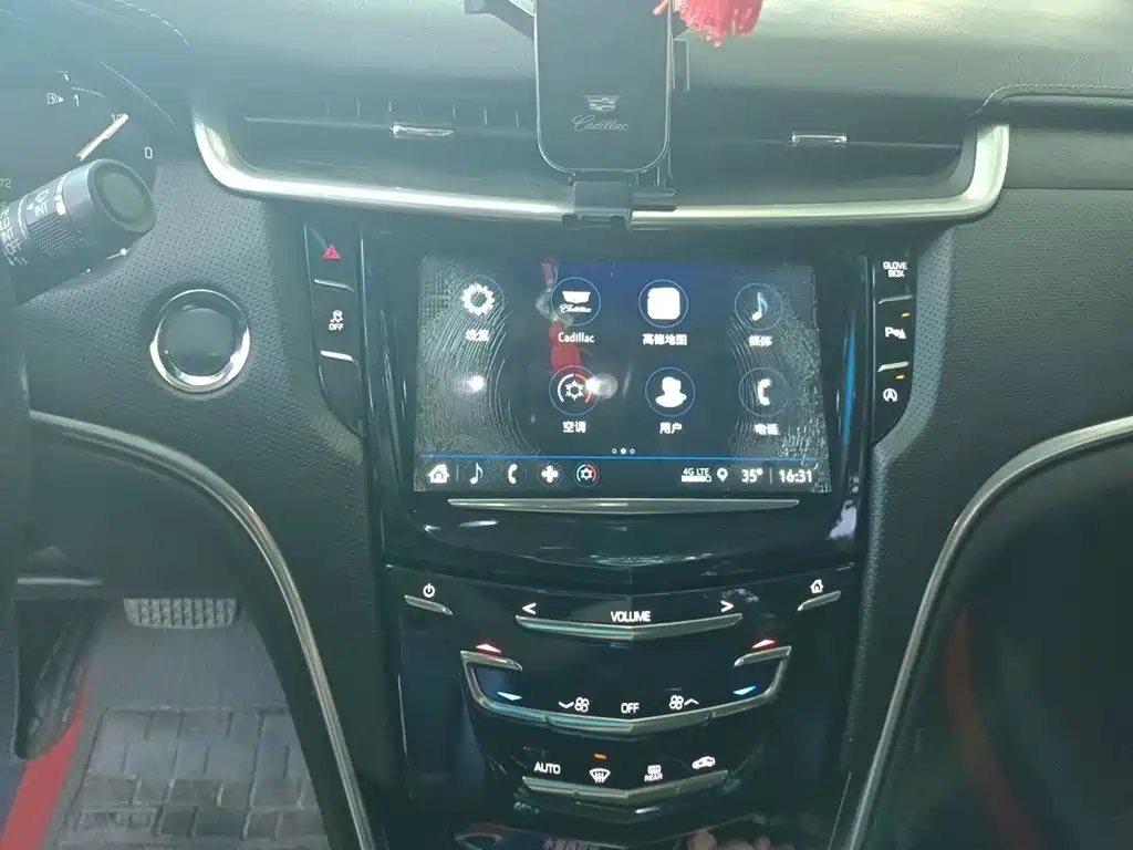 Cadillac XTS — миниатюра 6