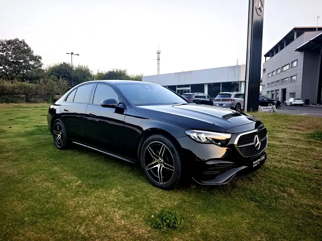Mercedes-Benz E-Class (Import) — миниатюра 3