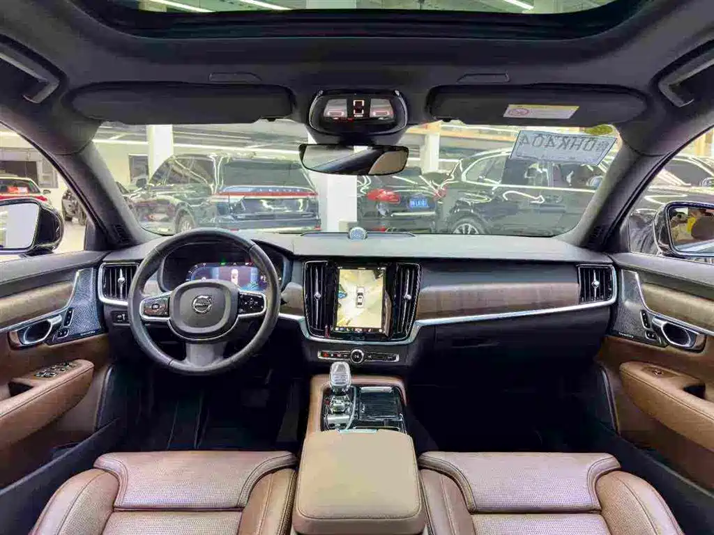 Volvo S90 2022 T8 E Luxury