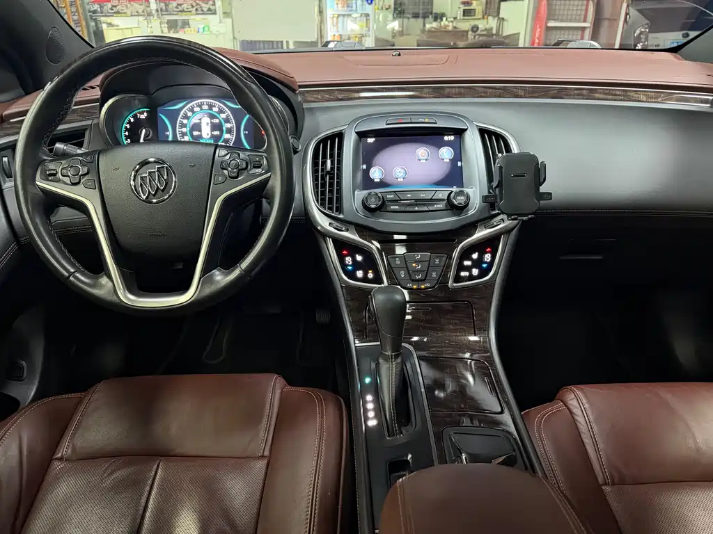 Buick LaCrosse — миниатюра 7
