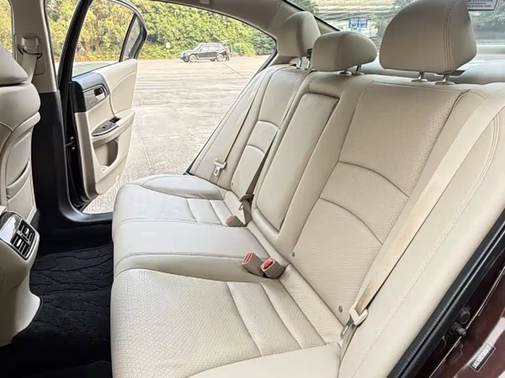 Honda Accord — миниатюра 10