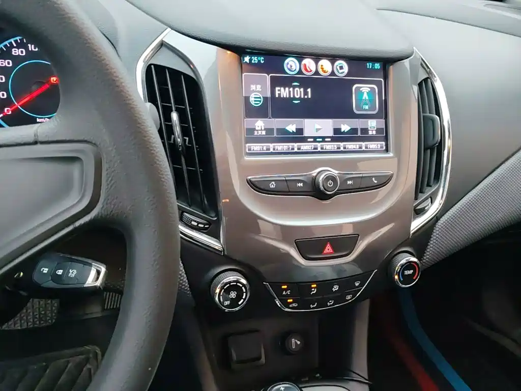 Chevrolet Cruze — миниатюра 13