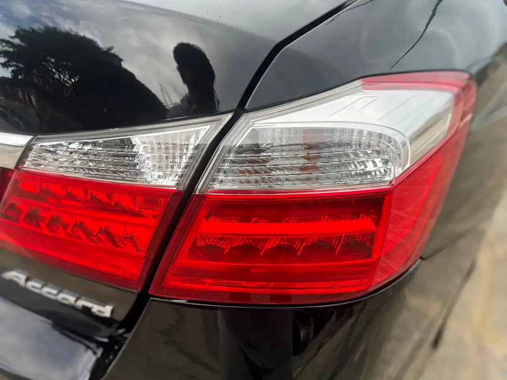 Honda Accord — миниатюра 13