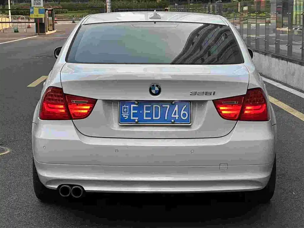 BMW 3 Series — миниатюра 4