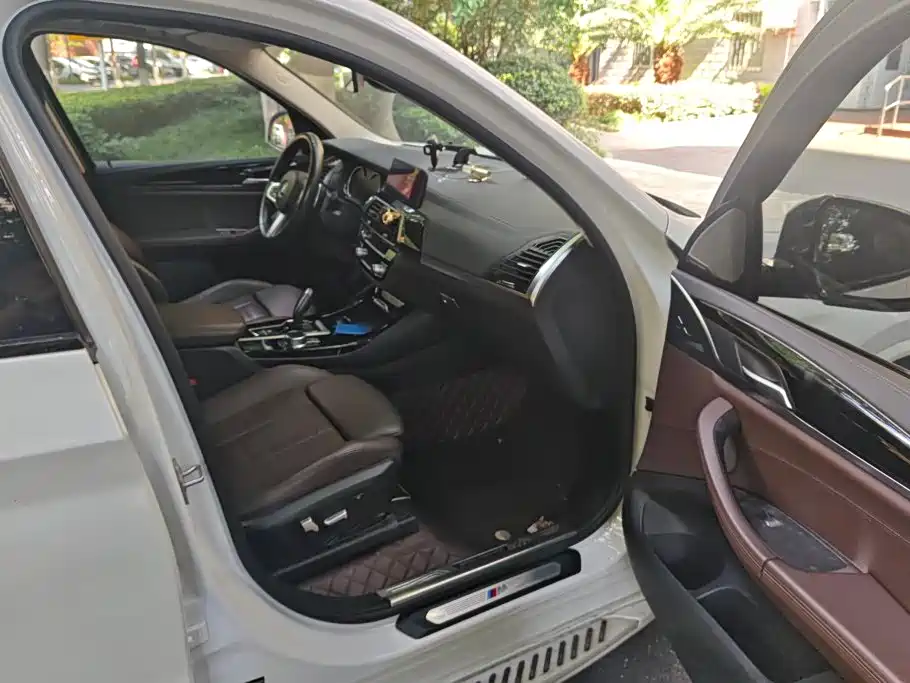 BMW X3 — миниатюра 8
