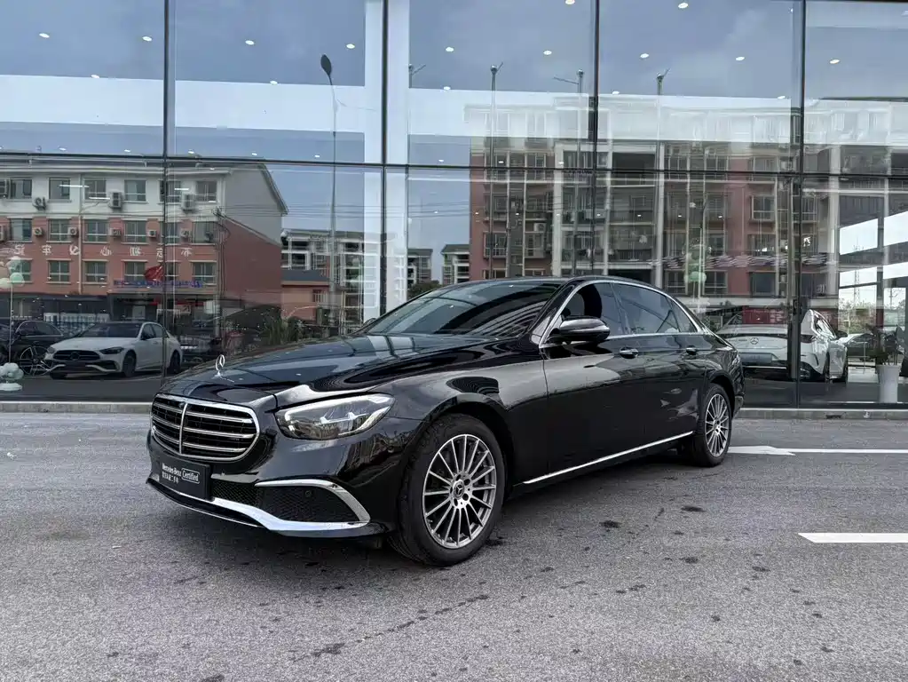 Mercedes-Benz E-Class 2022