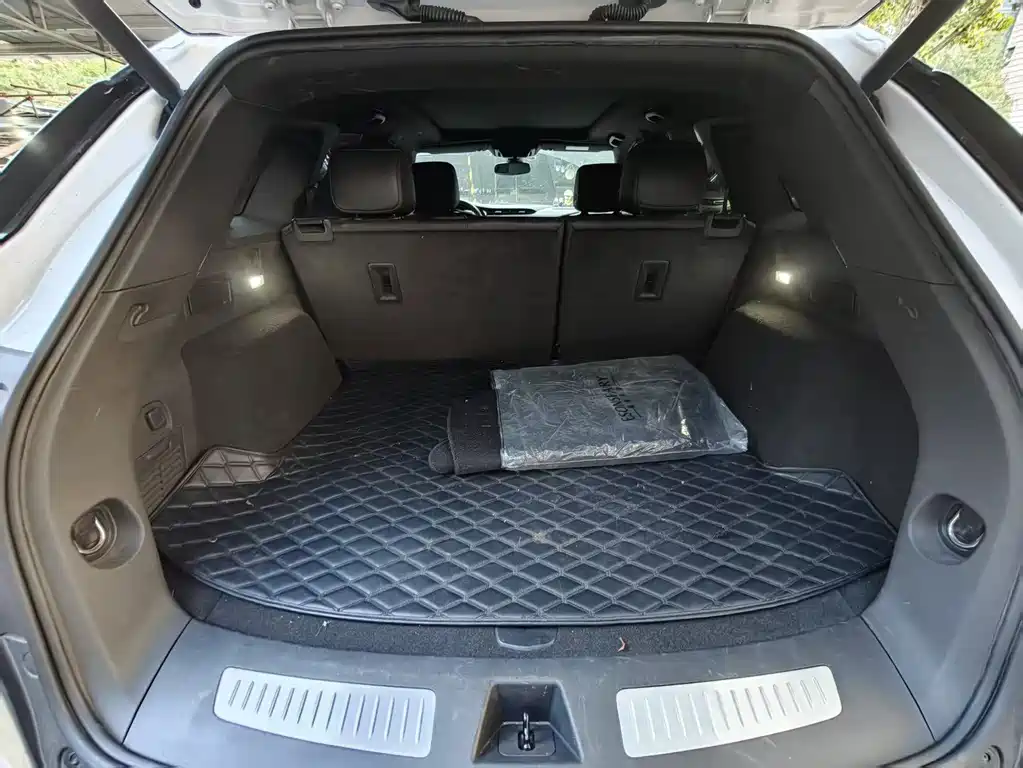 Cadillac XT5 — миниатюра 11