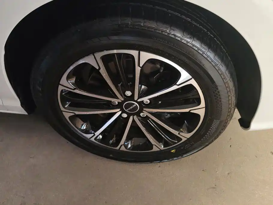 Roewe iMAX8 — миниатюра 6