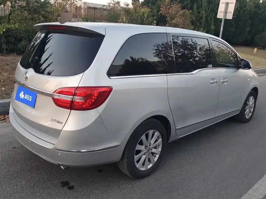 Buick GL8 — миниатюра 3
