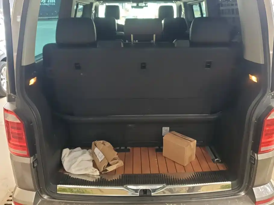 Volkswagen Multivan — миниатюра 4