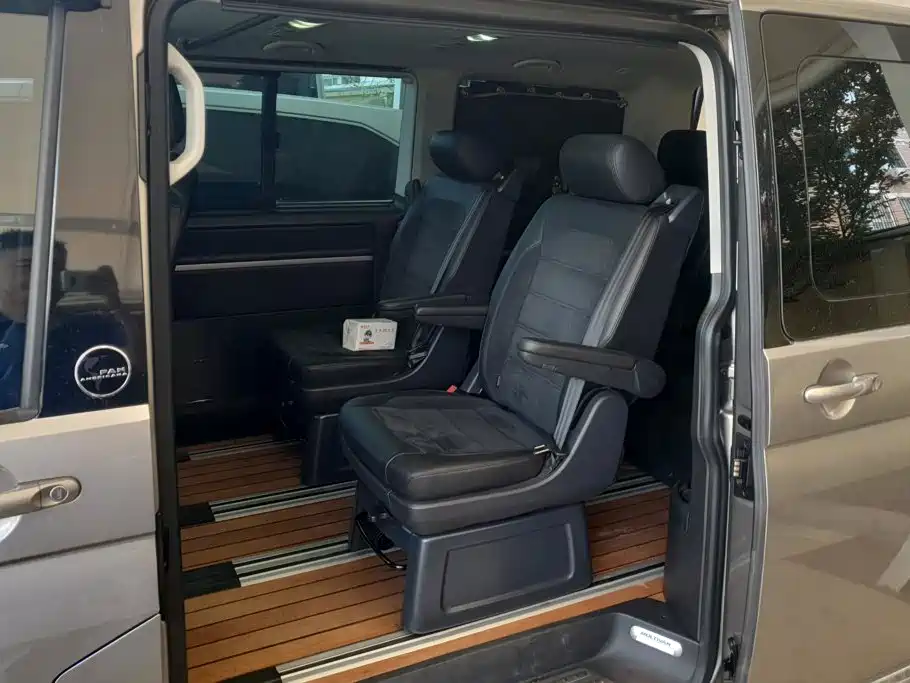 Volkswagen Multivan — миниатюра 11