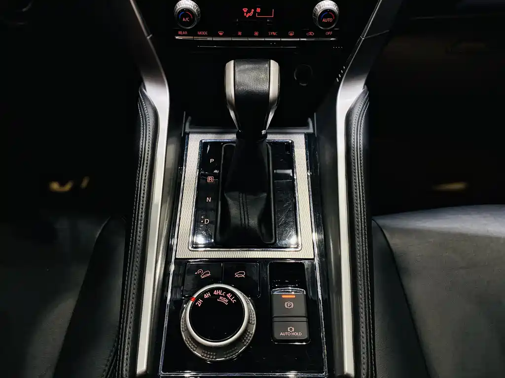 MITSUBISHI PAJERO JINCHANG