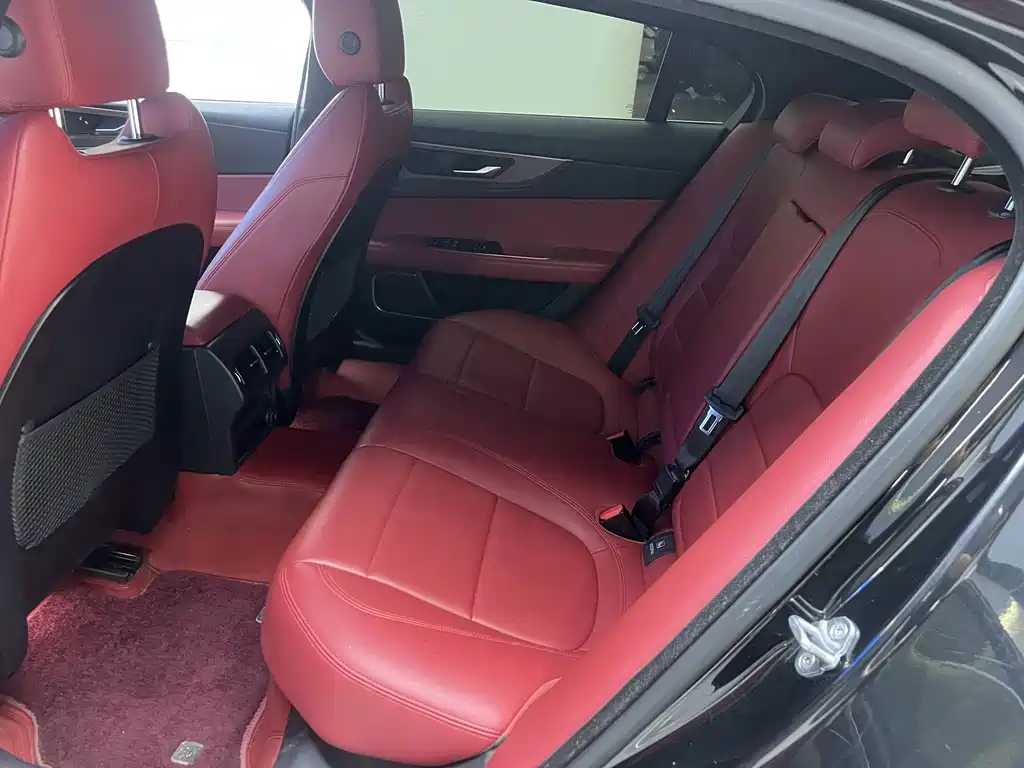 Jaguar XEL — миниатюра 7
