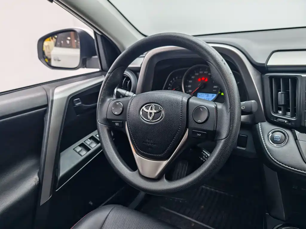 Toyota RAV4 — миниатюра 15