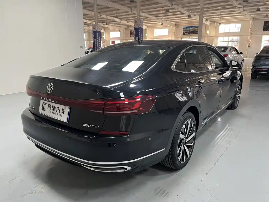 Volkswagen Passat — миниатюра 4