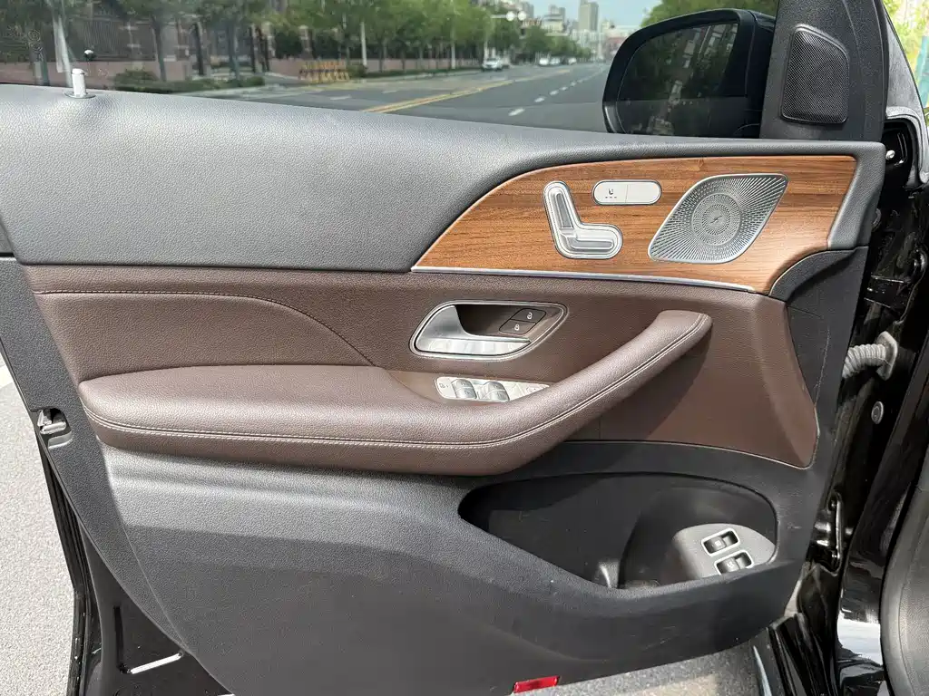 Mercedes-Benz GLE New Energy — миниатюра 17