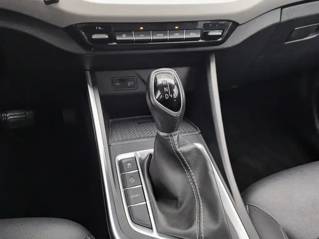 Geely Vision X3 — миниатюра 13