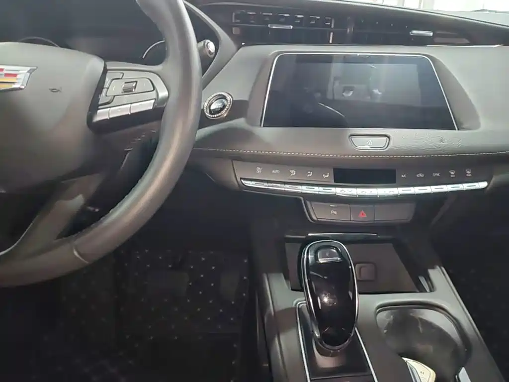 Cadillac XT4 — миниатюра 10