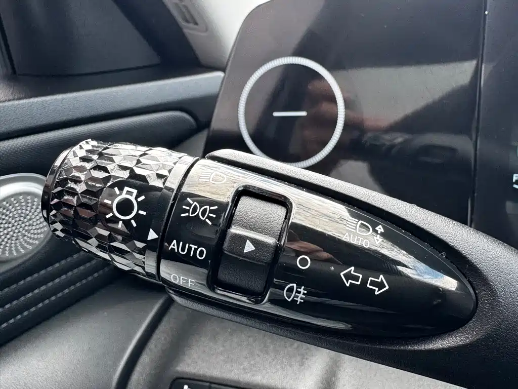 Hyundai Elantra — миниатюра 20