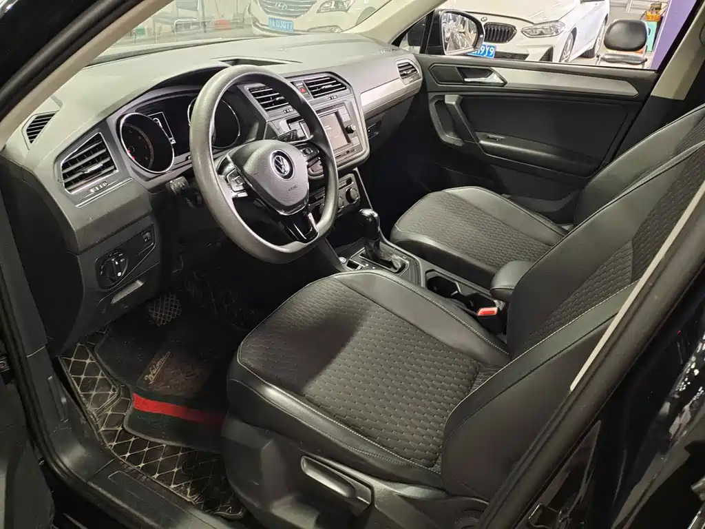 Volkswagen Tiguan L — миниатюра 5