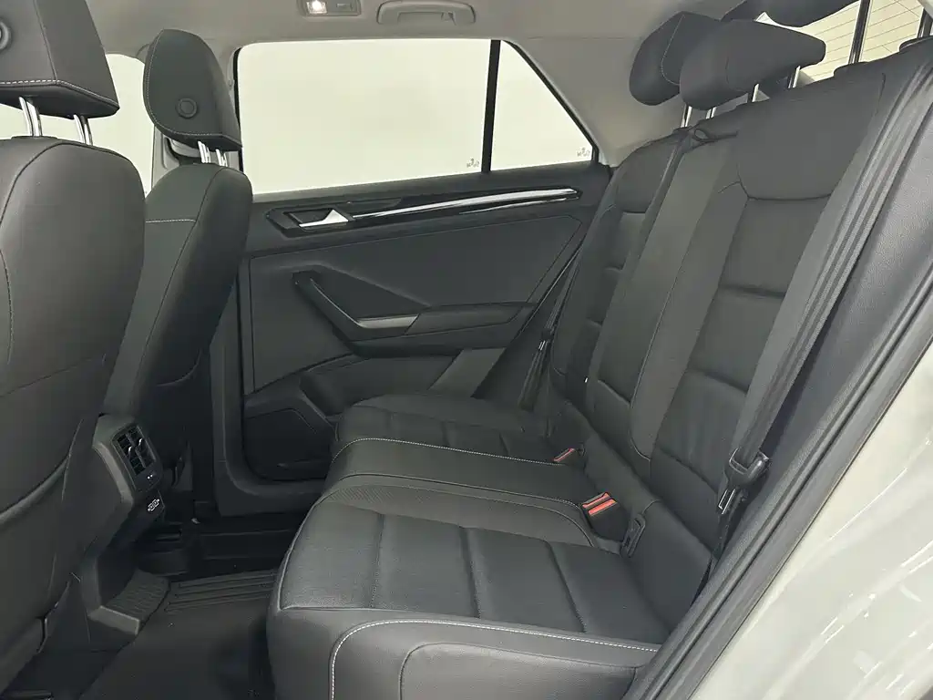 Volkswagen T-Roc 2022 280TSI DSG PLUS