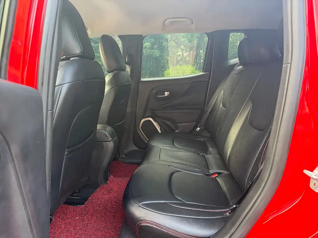 Jeep Renegade — миниатюра 9
