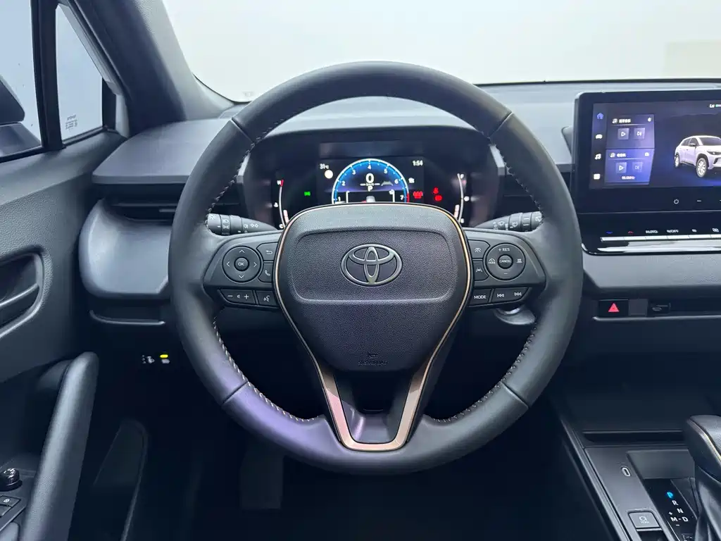 Toyota Corolla Cross — миниатюра 10